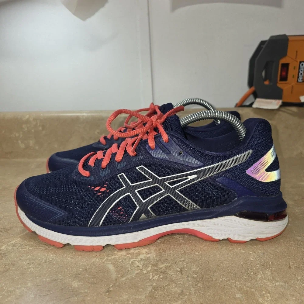 Asics brand style